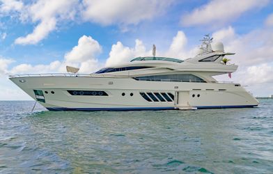 95' Dominator 2009 Yacht For Sale
